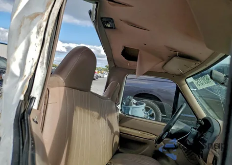 1997 Ford F250 из США, поврежденный, VIN 3FTHF25H3VMA54649